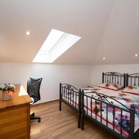 In With Sea View, Balcony, Air Conditioning, Wifi 5025-2 Apartment