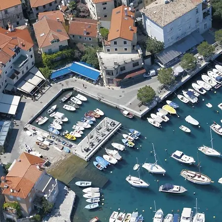 Apartment In With Sea View, Balcony, Air Conditioning, Wifi 5025-2 Ika