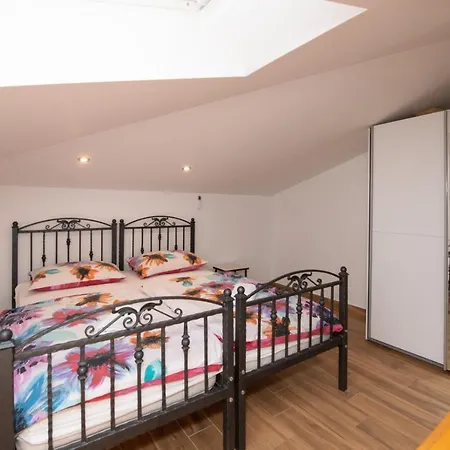 In With Sea View, Balcony, Air Conditioning, Wifi 5025-2 Apartment