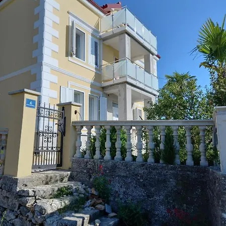Apartment In With Sea View, Balcony, Air Conditioning, Wifi 5025-2