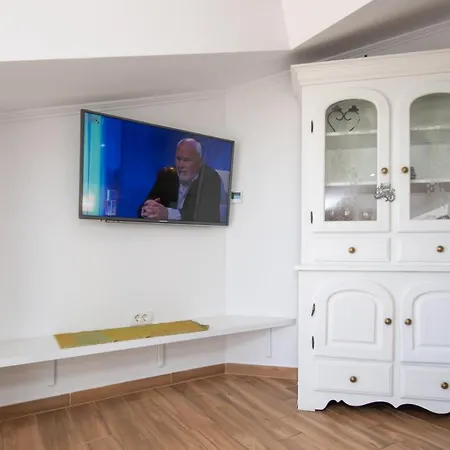 Apartment In With Sea View, Balcony, Air Conditioning, Wifi 5025-2 *