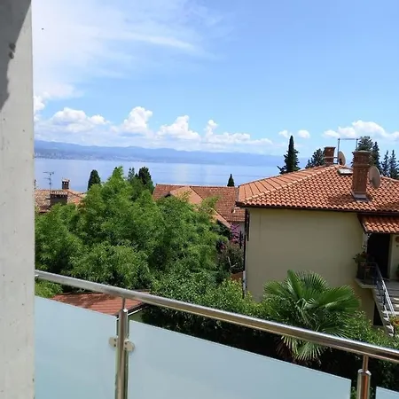 Apartment In With Sea View, Balcony, Air Conditioning, Wifi 5025-2